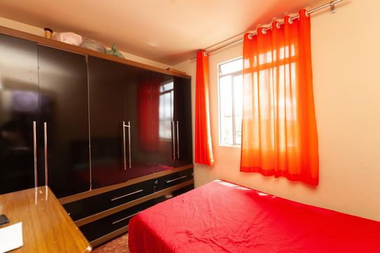 Apartamento à venda com 3 quartos, 55m² em Jardim Industrial, Contagem