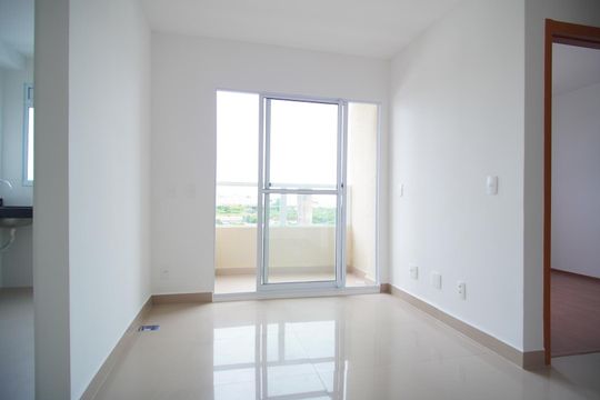 Sala de apartamento à venda com 2 quartos, 43m² em Costa E Silva, Porto Alegre