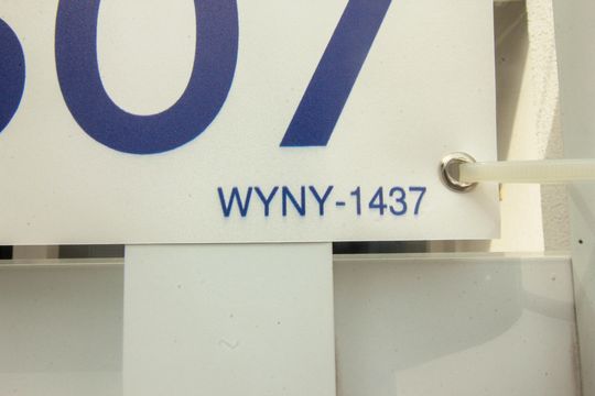 Placa instalada em 07/03/2026 com o código WYNY-1437 de apartamento à venda com 2 quartos, 100m² em Jardim Santo Alberto, Santo André