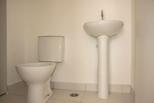Banheiro de apartamento à venda com 1 quarto, 27m² em Planalto Paulista, São Paulo