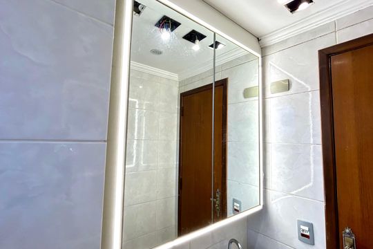Banheiro  de apartamento à venda com 2 quartos, 42m² em Cidade Parque Alvorada, Guarulhos