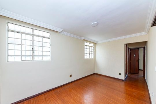 Sala de apartamento para alugar com 3 quartos, 54m² em Nova Suíça, Belo Horizonte