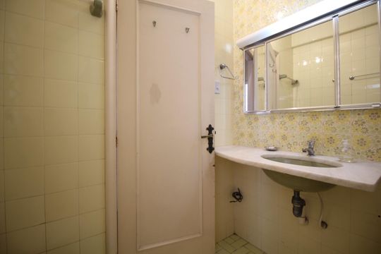 Banheiro 1 de apartamento à venda com 4 quartos, 203m² em Independência, Porto Alegre