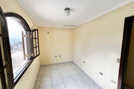 Quarto 2 de casa à venda com 3 quartos, 214m² em Vila Pita, São Paulo