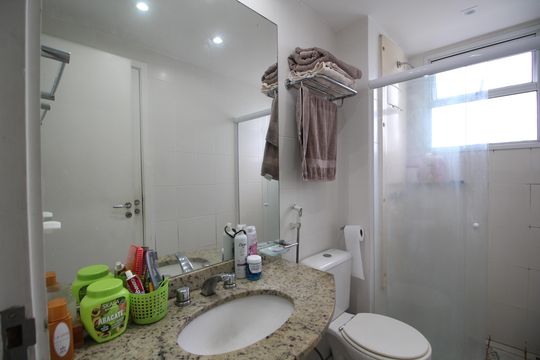 Banheiro Social de apartamento à venda com 2 quartos, 78m² em Barra da Tijuca, Rio de Janeiro