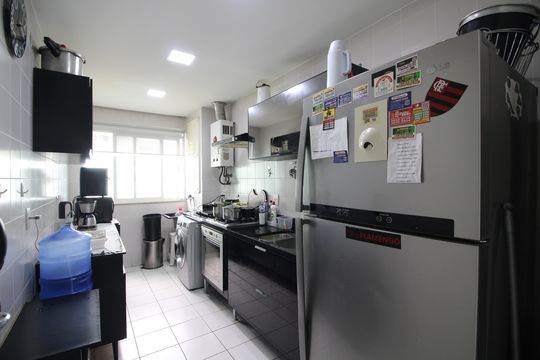 Cozinha de apartamento à venda com 2 quartos, 78m² em Barra da Tijuca, Rio de Janeiro