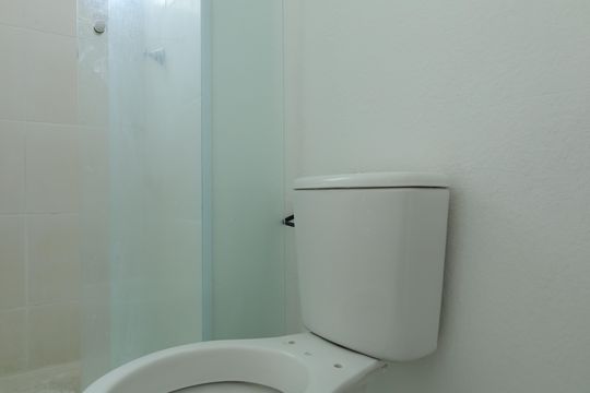 Banheiro de apartamento à venda com 2 quartos, 43m² em Colônia (zona Leste), São Paulo