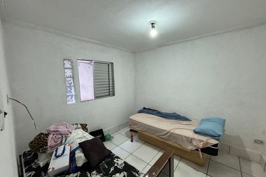 Quarto 1 de casa para alugar com 1 quarto, 32m² em Arthur Alvim, São Paulo
