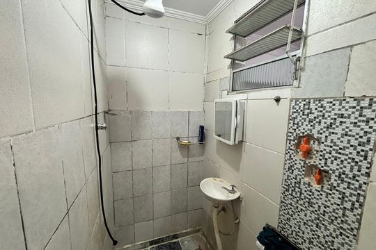 Banheiro de casa para alugar com 1 quarto, 32m² em Arthur Alvim, São Paulo