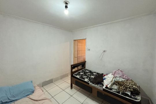 Quarto 1 de casa para alugar com 1 quarto, 32m² em Arthur Alvim, São Paulo