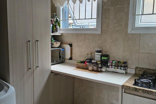 Cozinha de apartamento à venda com 2 quartos, 60m² em Vila Nova, Novo Hamburgo