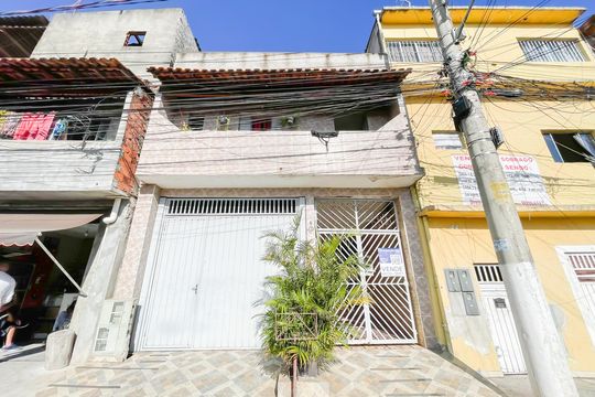 Fachada de casa à venda com 3 quartos, 125m² em Padroeira, Osasco