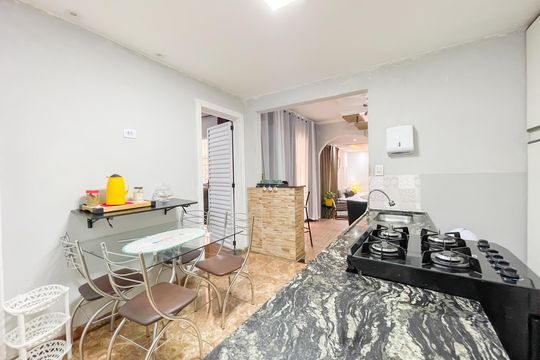Cozinha de casa à venda com 3 quartos, 125m² em Padroeira, Osasco