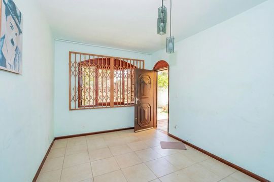Casa à venda com 2 quartos, 146m² em Guarujá, Porto Alegre