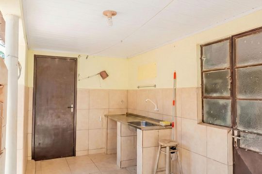 Área de serviço de casa à venda com 2 quartos, 146m² em Guarujá, Porto Alegre