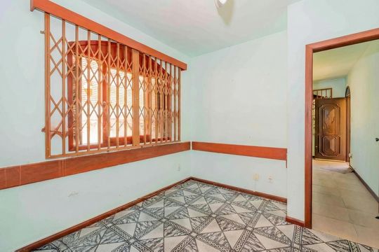 Quarto de casa à venda com 2 quartos, 146m² em Guarujá, Porto Alegre