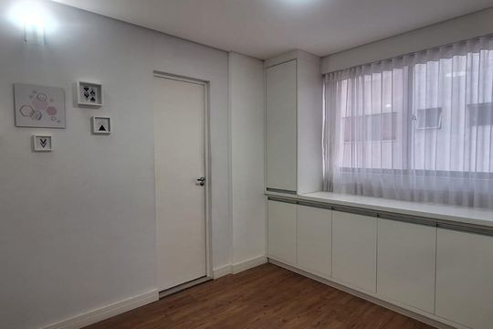 Quarto de apartamento à venda com 1 quarto, 64m² em Centro, Campinas