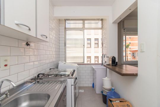 Cozinha e Área de Serviço de apartamento à venda com 1 quarto, 40m² em Menino Deus, Porto Alegre