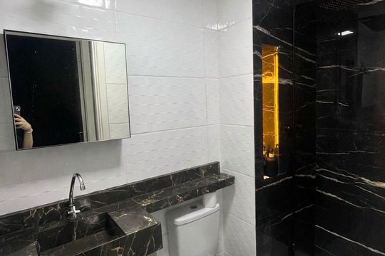 Banheiro de apartamento à venda com 2 quartos, 47m² em Jardim Miriam, São Paulo