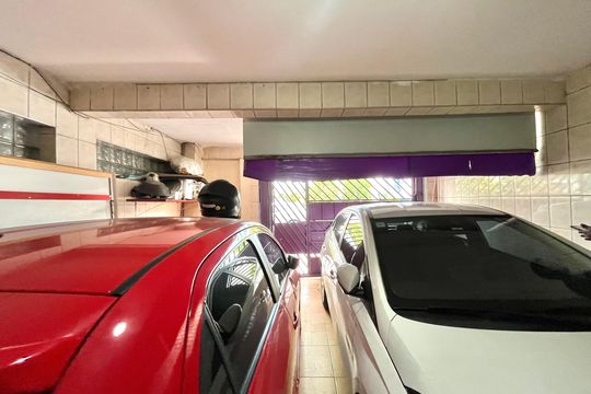 Garagem de casa à venda com 3 quartos, 71m² em Americanópolis, São Paulo