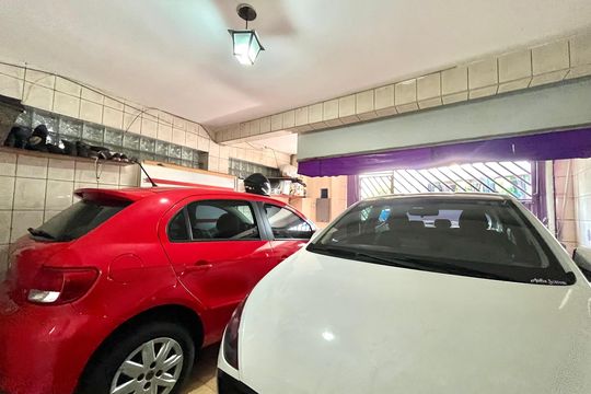 Garagem de casa à venda com 3 quartos, 71m² em Americanópolis, São Paulo