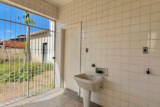 Área de Serviço de casa para alugar com 3 quartos, 328m² em Conceicao, Campinas