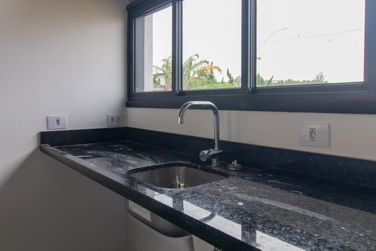 Cozinha de casa de condomínio à venda com 3 quartos, 120m² em Cavalhada, Porto Alegre