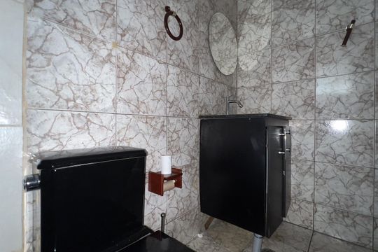Banheiro de apartamento para alugar com 3 quartos, 49m² em Parque Cecap, Guarulhos