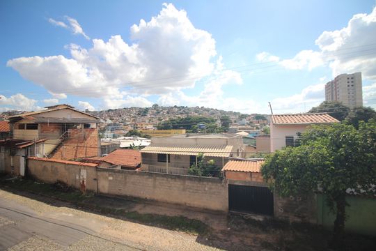 Vista de casa à venda com 8 quartos, 660m² em Glória, Belo Horizonte