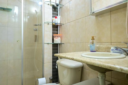 Banheiro de apartamento à venda com 2 quartos, 55m² em Vila Andrade, São Paulo