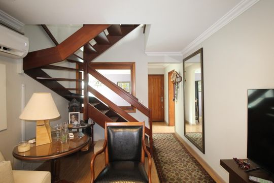 Sala de apartamento para alugar com 3 quartos, 217m² em Petrópolis, Porto Alegre