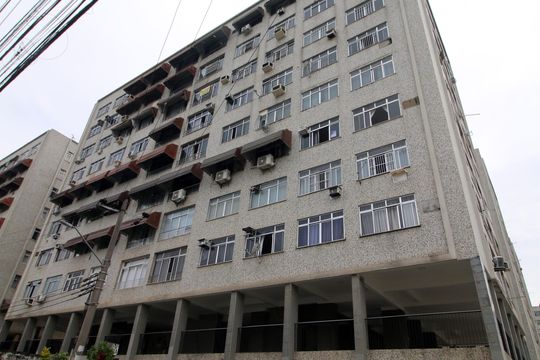 Fachada do Prédio de apartamento à venda com 3 quartos, 74m² em Olaria, Rio de Janeiro