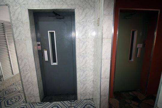 Área comum - Elevadores de apartamento à venda com 3 quartos, 74m² em Olaria, Rio de Janeiro