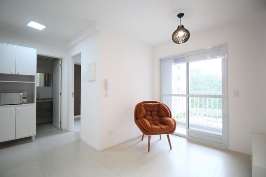 Sala de apartamento para alugar com 1 quarto, 33m² em Portal do Morumbi, São Paulo