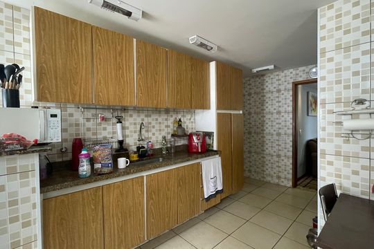 Cozinha de apartamento à venda com 3 quartos, 200m² em Freguesia (ilha do Governador), Rio de Janeiro