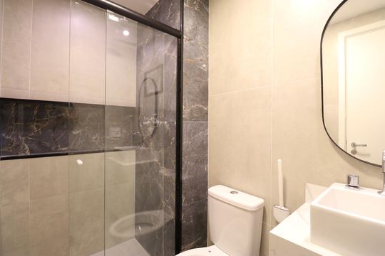 Banheiro Social de apartamento para alugar com 2 quartos, 76m² em Vila Leopoldina, São Paulo