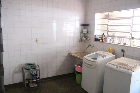 Área de Serviço de casa à venda com 4 quartos, 240m² em Osvaldo Cruz, São Caetano do Sul