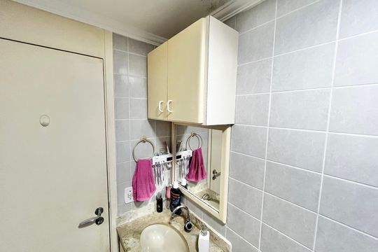 Banheiro de apartamento à venda com 2 quartos, 55m² em Vila Aurora (zona Norte), São Paulo