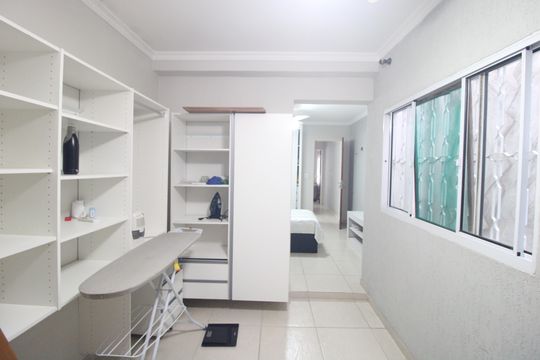 Quarto 2 de casa à venda com 4 quartos, 205m² em Jardim Satelite, São Paulo