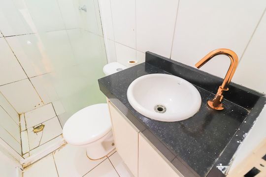 Banheiro de apartamento à venda com 2 quartos, 40m² em Vila Taquari, São Paulo