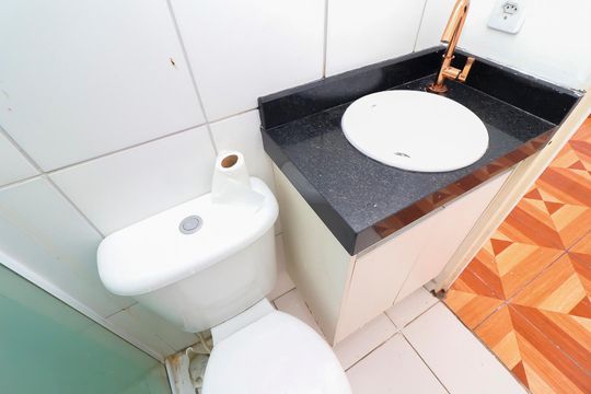 Banheiro de apartamento à venda com 2 quartos, 40m² em Vila Taquari, São Paulo