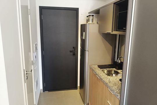 Cozinha de kitnet/studio para alugar com 1 quarto, 25m² em Moema, São Paulo