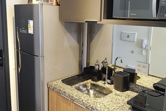 Cozinha de kitnet/studio para alugar com 1 quarto, 25m² em Moema, São Paulo