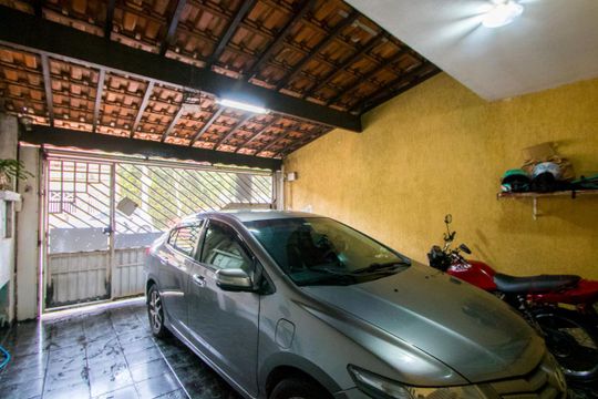 Garagem de casa à venda com 3 quartos, 198m² em Jardim Marek, Santo André