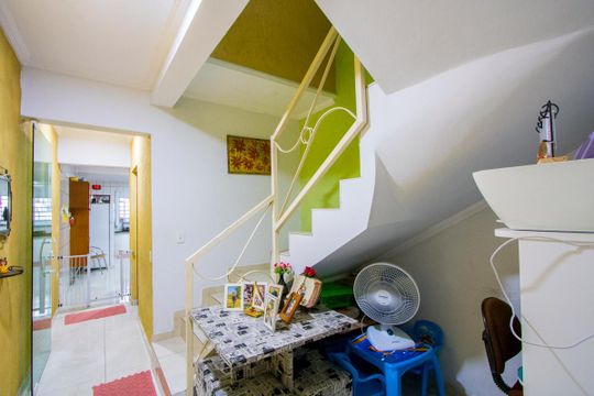 Corredor inferior de casa à venda com 3 quartos, 198m² em Jardim Marek, Santo André
