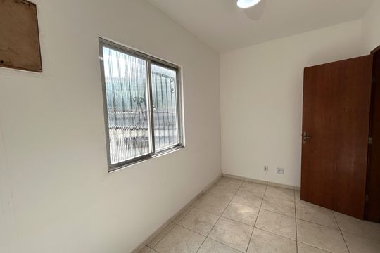 Quarto 1 de casa para alugar com 3 quartos, 120m² em Cascadura, Rio de Janeiro