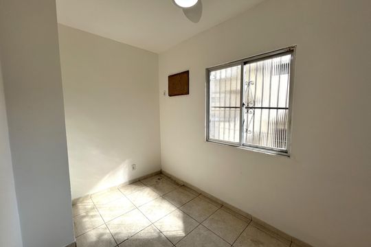 Quarto 1 de casa para alugar com 3 quartos, 120m² em Cascadura, Rio de Janeiro
