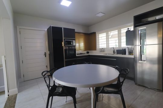 Cozinha de casa à venda com 3 quartos, 180m² em Primavera, Novo Hamburgo