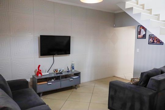 Casa à venda com 3 quartos, 173m² em Bandeiras, Osasco