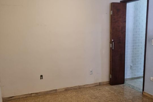 Quarto de casa à venda com 4 quartos, 90m² em Parque Santa Madalena, São Paulo